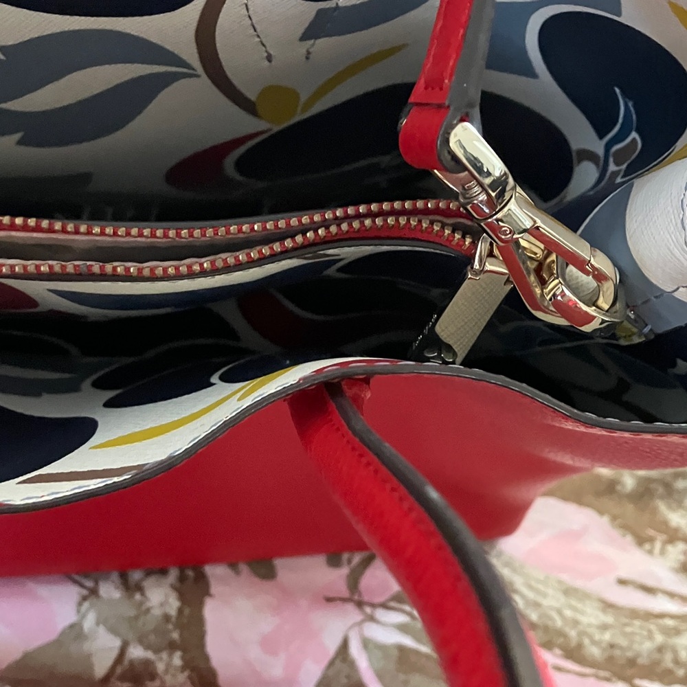 Kate spade ♠️ Red Pebbled Leather Tote with Top Handles - Picture 8 of 9